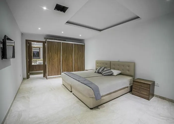 Sunrise Dream Villa-protaras